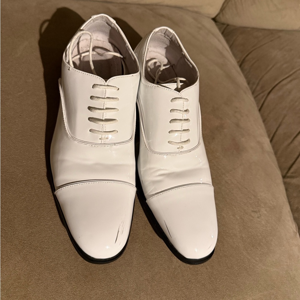 Stacy Adams Men's Classic White Derbys